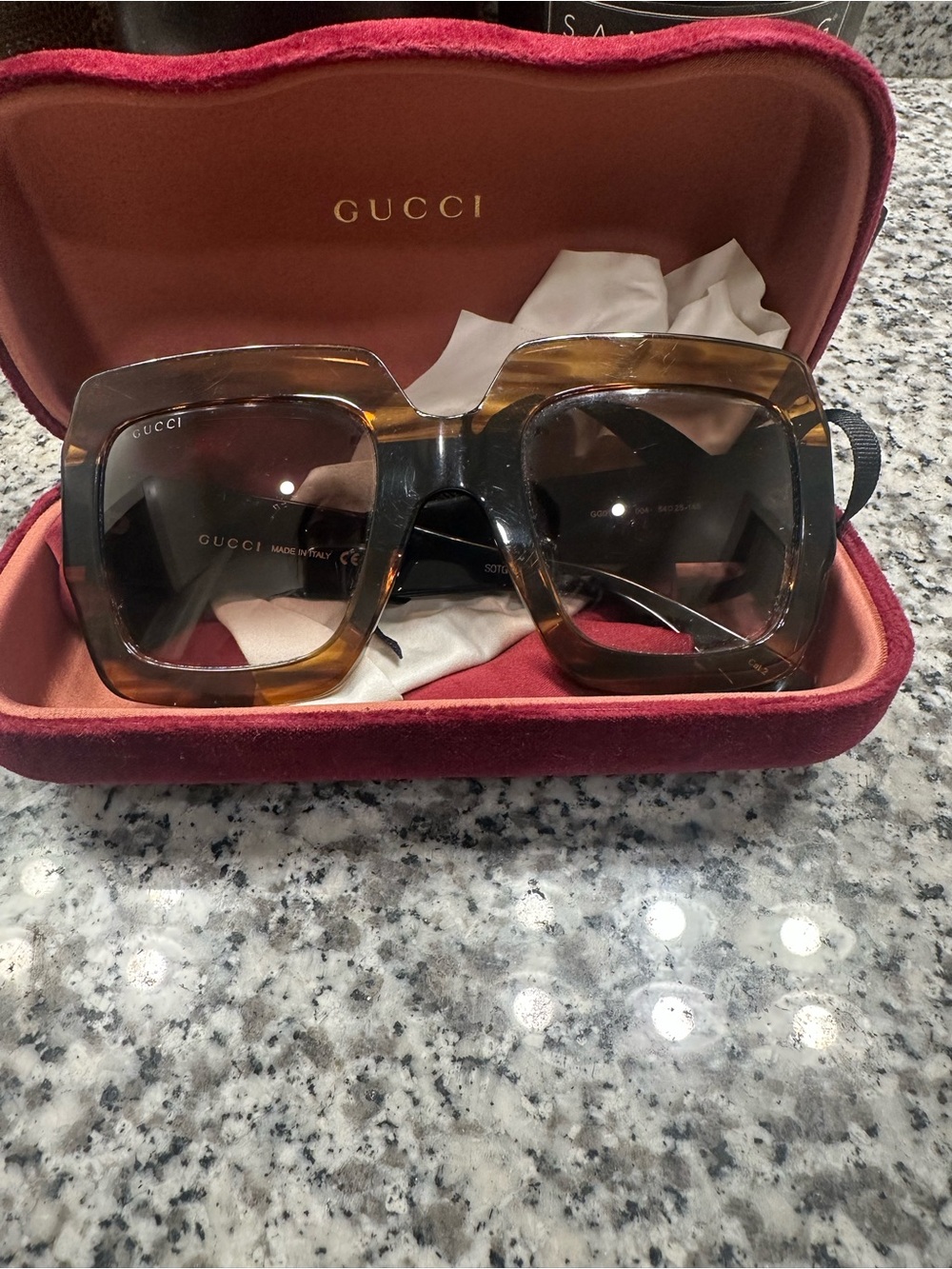 Classic Gucci Brown Tortoise Rectangular Acetate Sunglasses